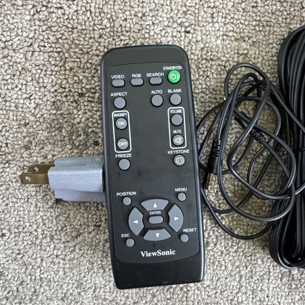 ViewSonic PJ501 3 Panel LCD Digital Multimedia Projector VPROJ25048-1W With Case - Picture 9 of 16